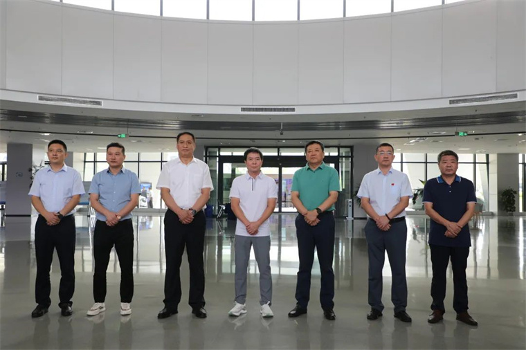九游娱乐Nineame官方网站體育陪同舒華體育來濱考察體育產業發展情況